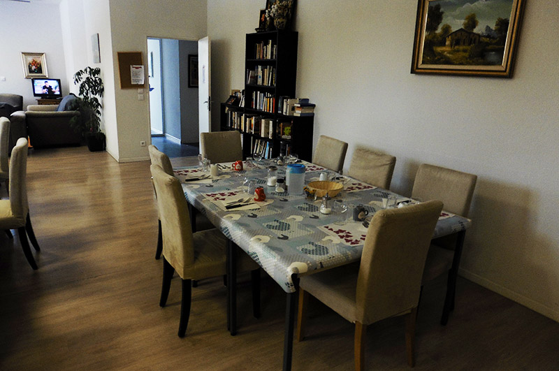 Salle commune avec de repas résidence séniors Paradis le Puy